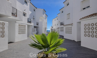 Amplia casa adosada en venta en un complejo en primera línea de playa en la Nueva Milla de Oro entre Marbella y Estepona 776044 