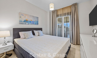 Apartamento de lujo a vivir en venta en el prestigioso resort de golf 5* Los Flamingos en la Nueva Milla de Oro, Marbella - Benahavis 776119 