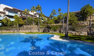 Apartamento de lujo a vivir en venta en el prestigioso resort de golf 5* Los Flamingos en la Nueva Milla de Oro, Marbella - Benahavis 776121 