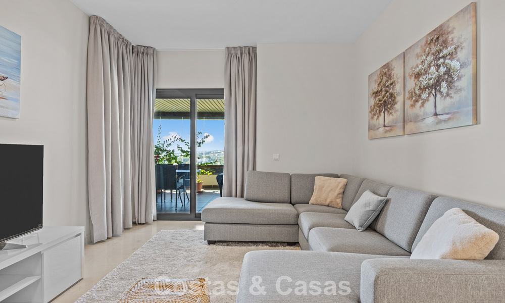 Apartamento de lujo a vivir en venta en el prestigioso resort de golf 5* Los Flamingos en la Nueva Milla de Oro, Marbella - Benahavis 776122