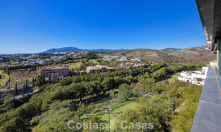 Apartamento de lujo a vivir en venta en el prestigioso resort de golf 5* Los Flamingos en la Nueva Milla de Oro, Marbella - Benahavis 776123 