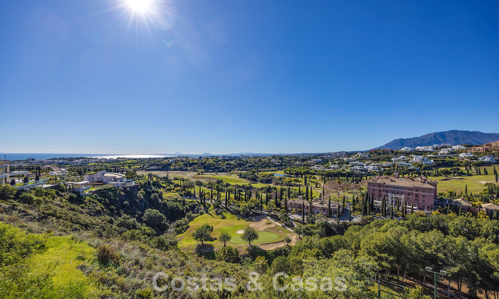 Apartamento de lujo a vivir en venta en el prestigioso resort de golf 5* Los Flamingos en la Nueva Milla de Oro, Marbella - Benahavis 776126