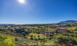 Apartamento de lujo a vivir en venta en el prestigioso resort de golf 5* Los Flamingos en la Nueva Milla de Oro, Marbella - Benahavis 776126 