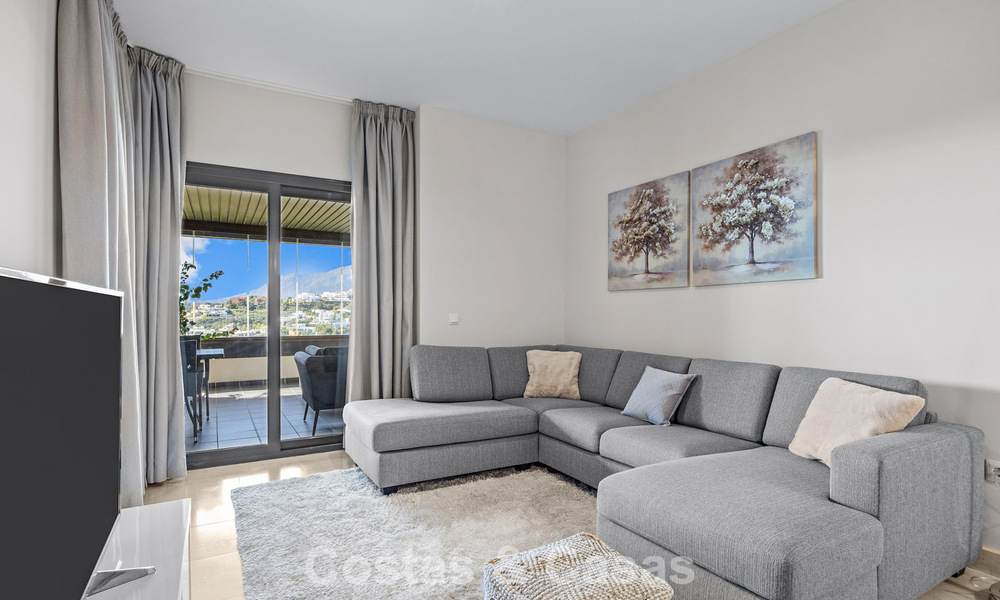 Apartamento de lujo a vivir en venta en el prestigioso resort de golf 5* Los Flamingos en la Nueva Milla de Oro, Marbella - Benahavis 776128