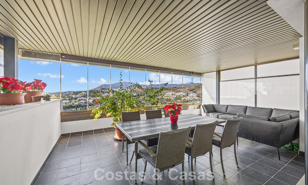 Apartamento de lujo a vivir en venta en el prestigioso resort de golf 5* Los Flamingos en la Nueva Milla de Oro, Marbella - Benahavis 776135