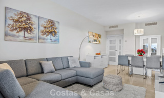 Apartamento de lujo a vivir en venta en el prestigioso resort de golf 5* Los Flamingos en la Nueva Milla de Oro, Marbella - Benahavis 776139 