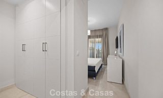 Apartamento de lujo a vivir en venta en el prestigioso resort de golf 5* Los Flamingos en la Nueva Milla de Oro, Marbella - Benahavis 776143 