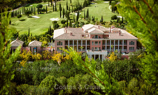 Apartamentos de golf contemporáneos en venta en un resort de golf de 5 estrellas, New Golden Mile, Marbella - Benahavís 807036 
