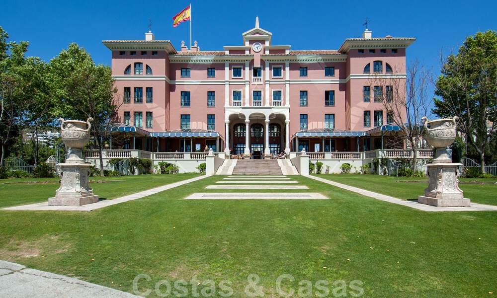 Apartamentos de golf contemporáneos en venta en un resort de golf de 5 estrellas, New Golden Mile, Marbella - Benahavís 807051