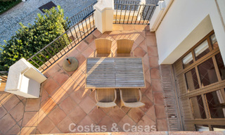 Casa adosada con vistas al mar en venta, en una tranquila comunidad cerrada en las colinas de Benahavis - Marbella 776234 