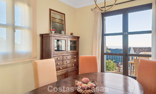 Casa adosada con vistas al mar en venta, en una tranquila comunidad cerrada en las colinas de Benahavis - Marbella 776248 