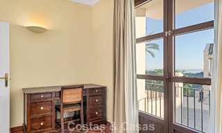 Casa adosada con vistas al mar en venta, en una tranquila comunidad cerrada en las colinas de Benahavis - Marbella 776253 