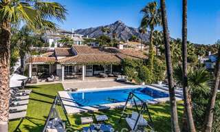 Villa de lujo lista para entrar a vivir con un estilo mediterráneo moderno en venta en el Valle del Golf de Nueva Andalucía, Marbella 776266 