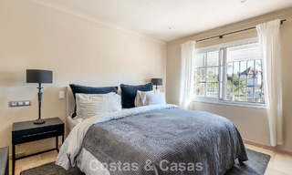 Villa de lujo lista para entrar a vivir con un estilo mediterráneo moderno en venta en el Valle del Golf de Nueva Andalucía, Marbella 776285 