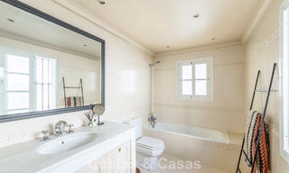 Villa de lujo lista para entrar a vivir con un estilo mediterráneo moderno en venta en el Valle del Golf de Nueva Andalucía, Marbella 776293 