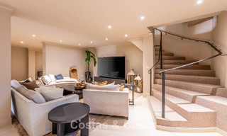 Villa de lujo lista para entrar a vivir con un estilo mediterráneo moderno en venta en el Valle del Golf de Nueva Andalucía, Marbella 776295 