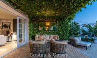 Villa de lujo lista para entrar a vivir con un estilo mediterráneo moderno en venta en el Valle del Golf de Nueva Andalucía, Marbella 776306 