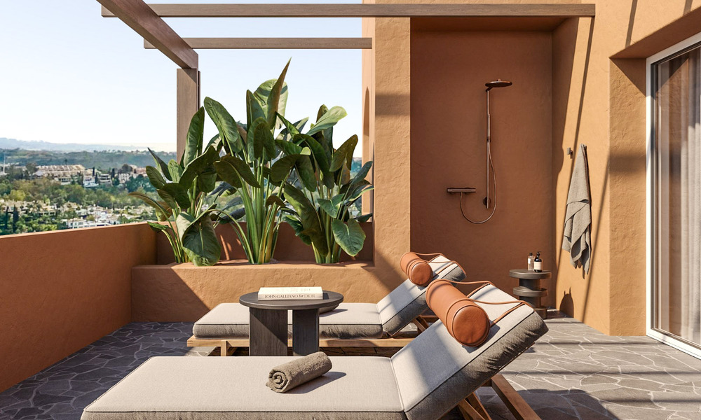 Ático dúplex moderno reformado en venta, a poca distancia de los servicios en el valle del golf de Nueva Andalucía, Marbella 776317