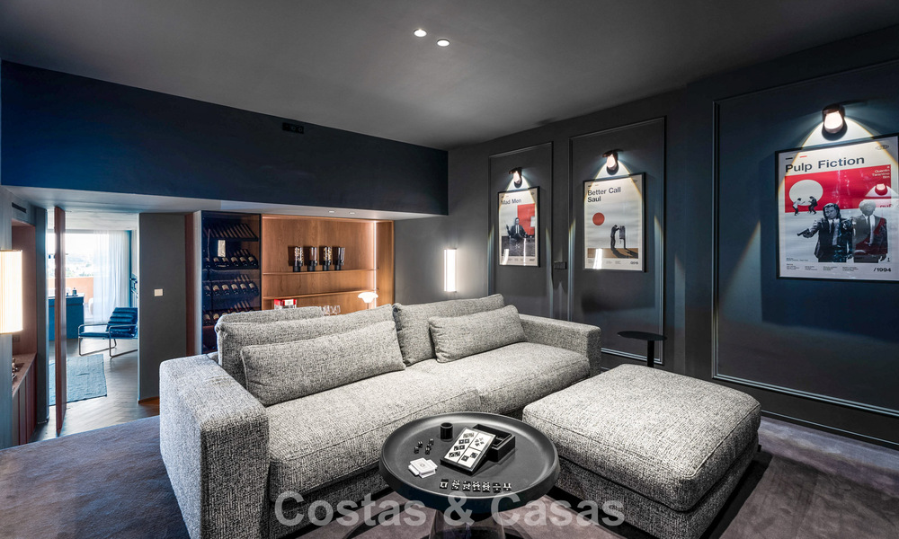 Ático dúplex moderno reformado en venta, a poca distancia de los servicios en el valle del golf de Nueva Andalucía, Marbella 793369