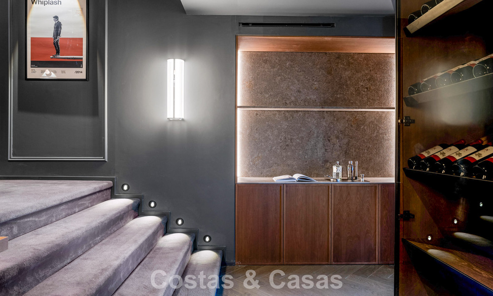 Ático dúplex moderno reformado en venta, a poca distancia de los servicios en el valle del golf de Nueva Andalucía, Marbella 793372