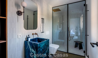 Ático dúplex moderno reformado en venta, a poca distancia de los servicios en el valle del golf de Nueva Andalucía, Marbella 793373 