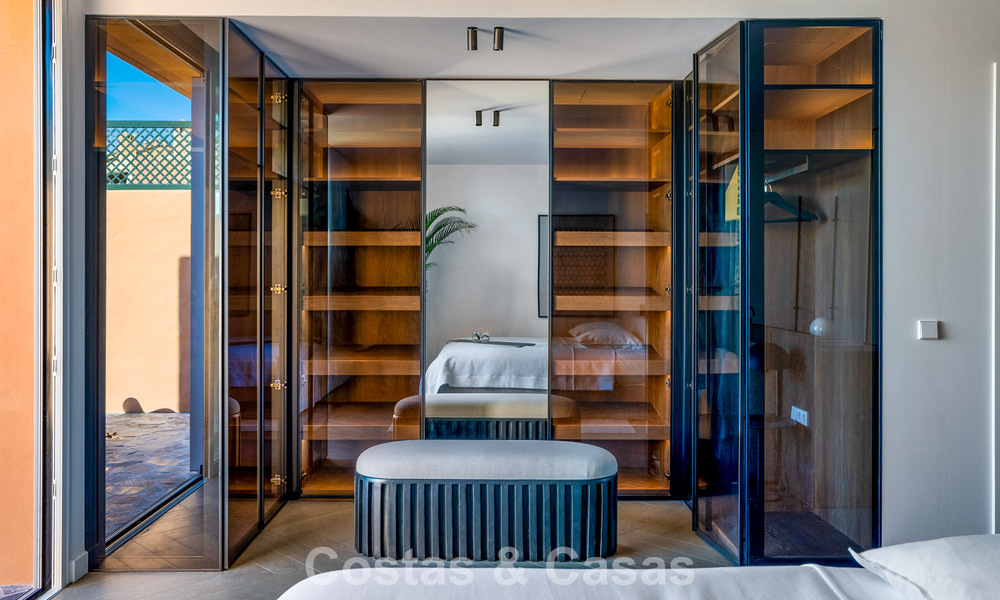 Ático dúplex moderno reformado en venta, a poca distancia de los servicios en el valle del golf de Nueva Andalucía, Marbella 793381