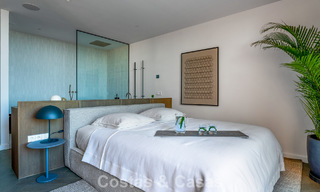 Ático dúplex moderno reformado en venta, a poca distancia de los servicios en el valle del golf de Nueva Andalucía, Marbella 793383 