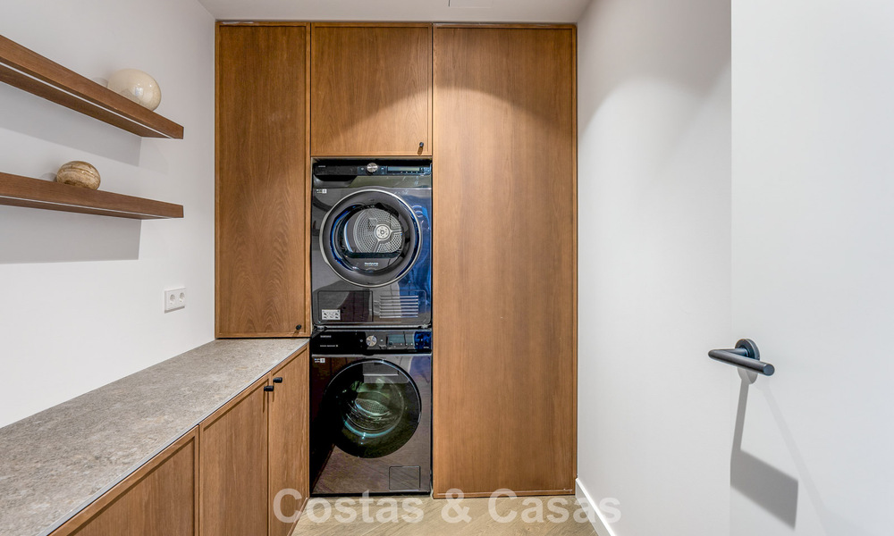 Ático dúplex moderno reformado en venta, a poca distancia de los servicios en el valle del golf de Nueva Andalucía, Marbella 793386