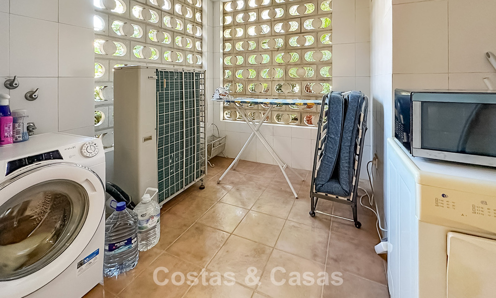 Apartamento en planta baja cerca de la playa en venta a poca distancia de la playa y Puerto Banús, Marbella 776342