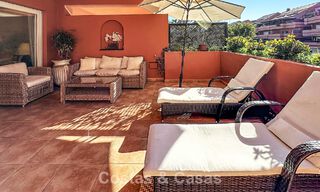 Apartamento en planta baja cerca de la playa en venta a poca distancia de la playa y Puerto Banús, Marbella 776352 