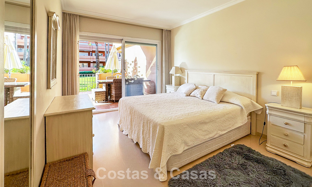 Apartamento en planta baja cerca de la playa en venta a poca distancia de la playa y Puerto Banús, Marbella 776357