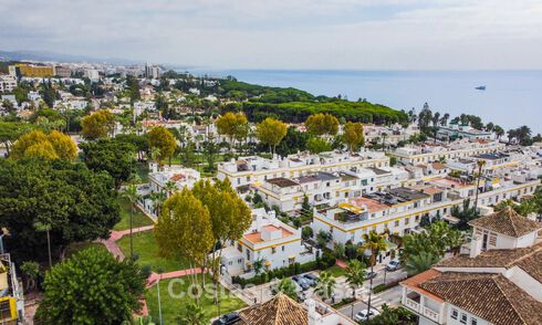 Casa adosada en venta a unos metros de la playa en la Milla de Oro de Marbella 776449