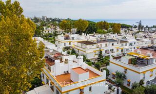 Casa adosada en venta a unos metros de la playa en la Milla de Oro de Marbella 776450 