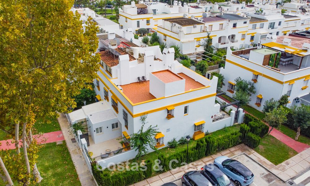 Casa adosada en venta a unos metros de la playa en la Milla de Oro de Marbella 776451