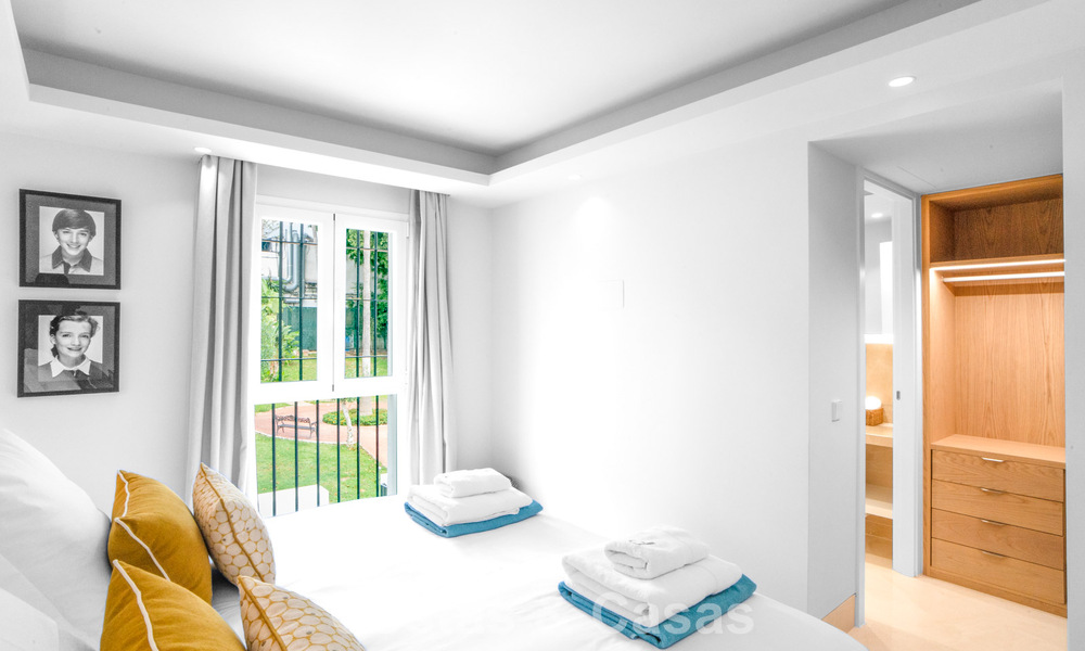 Casa adosada en venta a unos metros de la playa en la Milla de Oro de Marbella 776456