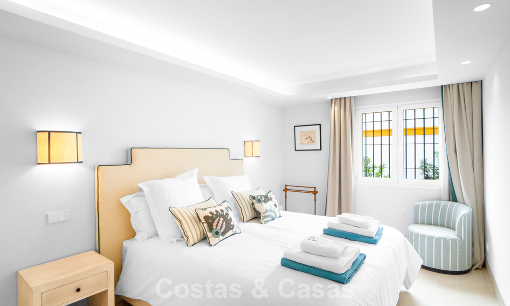 Casa adosada en venta a unos metros de la playa en la Milla de Oro de Marbella 776458
