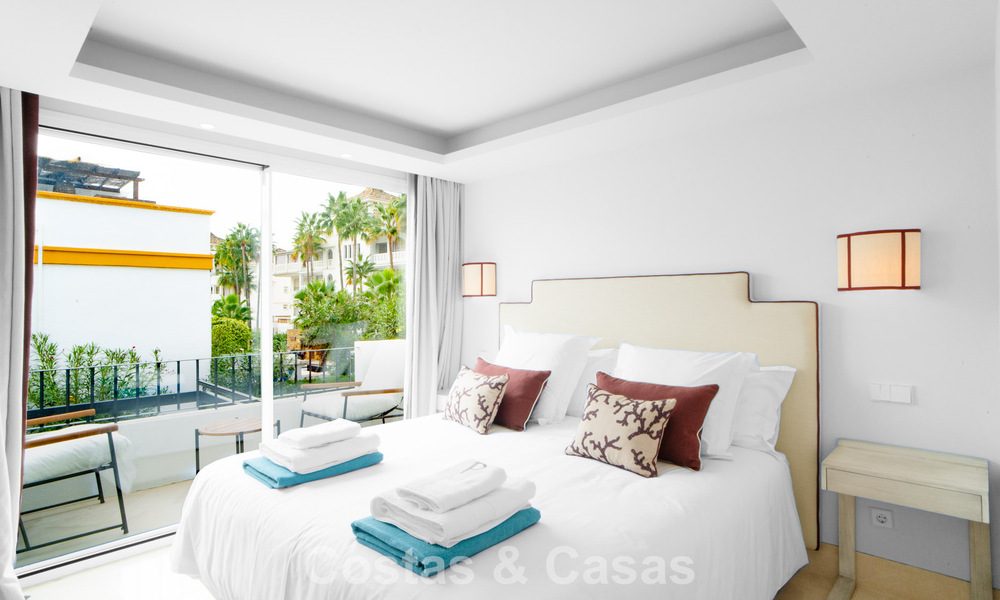 Casa adosada en venta a unos metros de la playa en la Milla de Oro de Marbella 776463