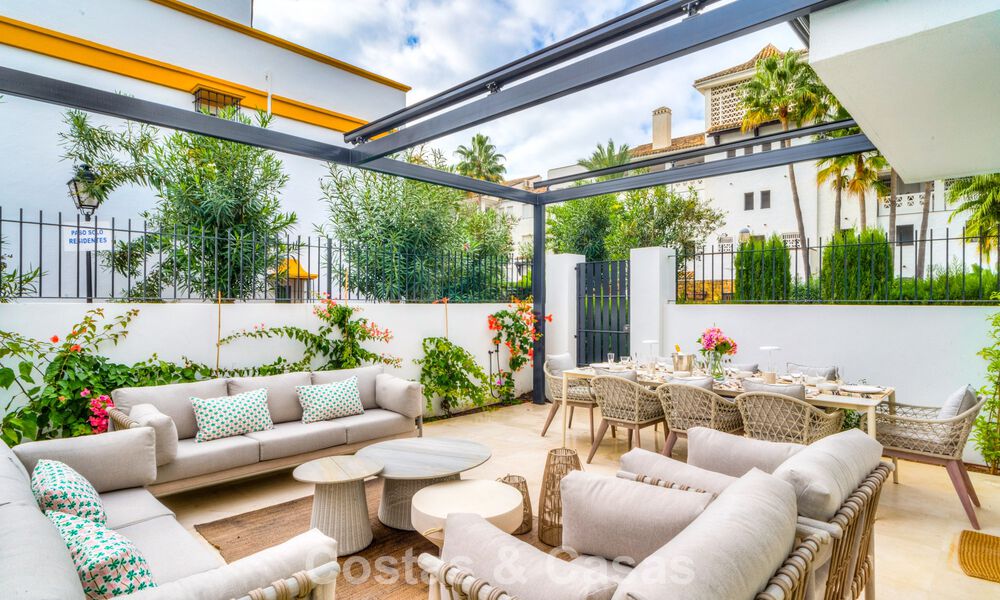Casa adosada en venta a unos metros de la playa en la Milla de Oro de Marbella 776469