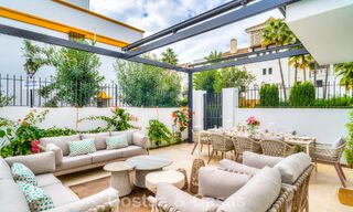 Casa adosada en venta a unos metros de la playa en la Milla de Oro de Marbella 776469 