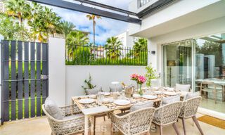 Casa adosada en venta a unos metros de la playa en la Milla de Oro de Marbella 776473 