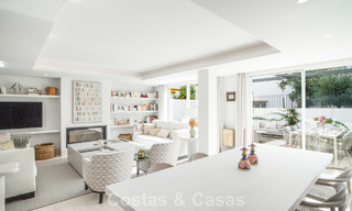 Casa adosada en venta a unos metros de la playa en la Milla de Oro de Marbella 776478 