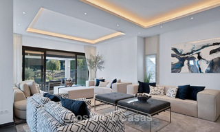 Lujosa villa de estilo mediterráneo en venta en una comunidad cerrada rodeada de naturaleza en Marbella - Benahavis 776500 