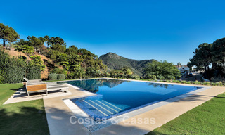 Lujosa villa de estilo mediterráneo en venta en una comunidad cerrada rodeada de naturaleza en Marbella - Benahavis 776515 