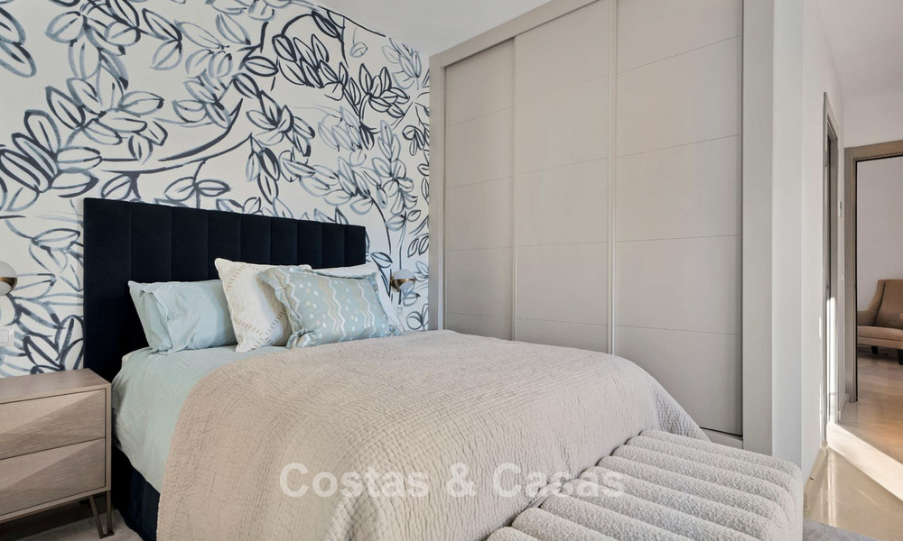 Lujosa villa de estilo mediterráneo en venta en una comunidad cerrada rodeada de naturaleza en Marbella - Benahavis 776528