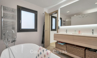 Lujosa villa de estilo mediterráneo en venta en una comunidad cerrada rodeada de naturaleza en Marbella - Benahavis 776532 