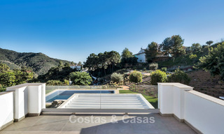 Lujosa villa de estilo mediterráneo en venta en una comunidad cerrada rodeada de naturaleza en Marbella - Benahavis 776533 