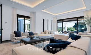 Lujosa villa de estilo mediterráneo en venta en una comunidad cerrada rodeada de naturaleza en Marbella - Benahavis 776536 