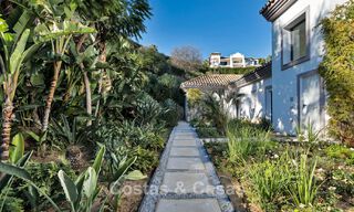 Lujosa villa de estilo mediterráneo en venta en una comunidad cerrada rodeada de naturaleza en Marbella - Benahavis 776540 