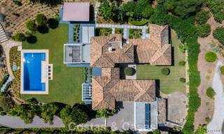 Lujosa villa de estilo mediterráneo en venta en una comunidad cerrada rodeada de naturaleza en Marbella - Benahavis 805690 