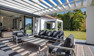 Lujosa villa de estilo mediterráneo en venta en una comunidad cerrada rodeada de naturaleza en Marbella - Benahavis 805697 